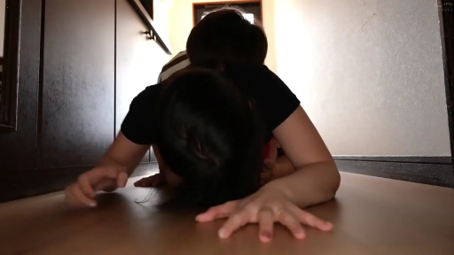 sexual intercourse · 黑色T恤 · Low angle · 爬行姿势 · 室内走廊 · 未露出