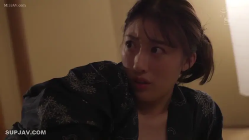 坐姿 · 脸部 · 和室 · 剧情 · 和服 · 窥视 · 惊吓