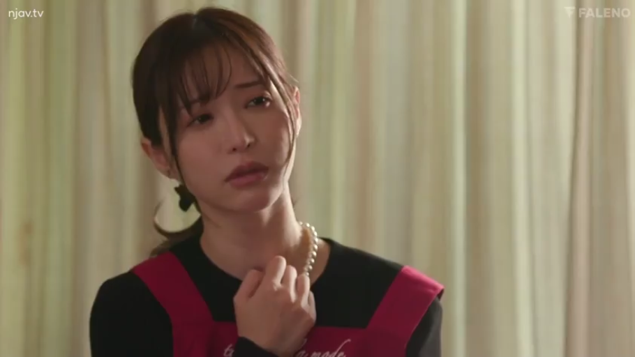 室内 · 红色围裙