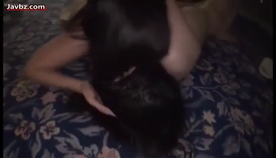 全裸 · 卧室 · 口交 · 俯卧 · 长发 · 床单 · 头部