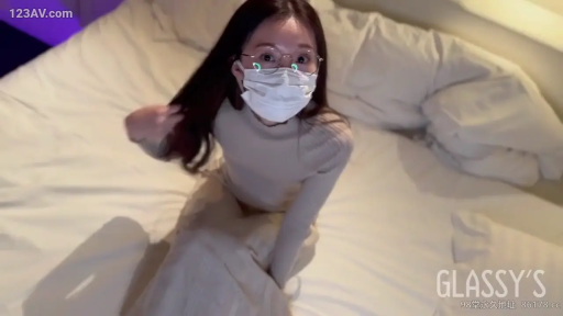 全身 · 全裸 · 愉悦 · 沙发 · 客厅 · 多人性交 · 3P · 站立弯腰