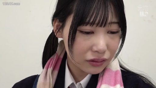 室内 · 站立 · 私处特写 · 内衣 · 模糊 · 脱衣