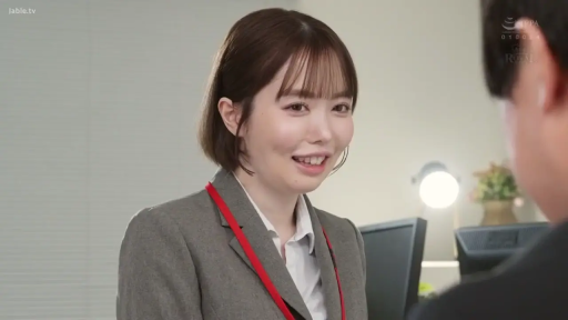 Conversation · 办公室 · Smile · 面部特写 · Business attire · OL · 对坐 · Lanyard