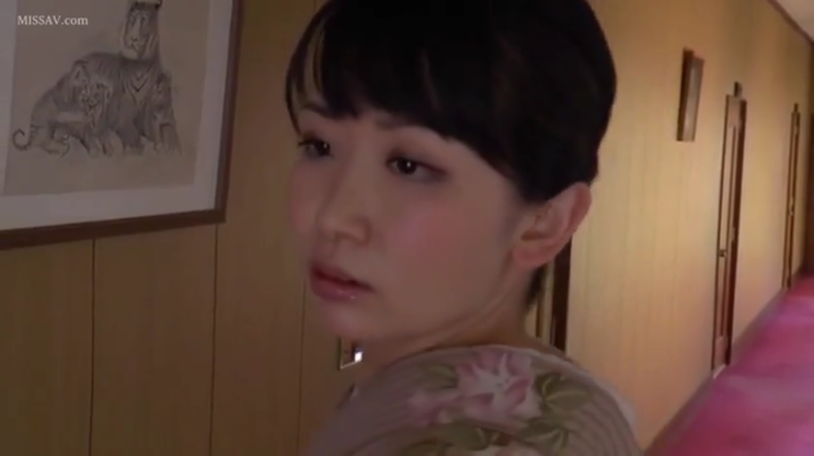 室内 · 站立 · 面部特写 · 剧情 · 凝视 · 抚摸 · 日常装