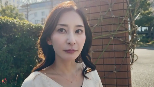 全裸 · 舔阴 · 厨房 · 近景 · M字开腿 · 阴部 · 狰狞