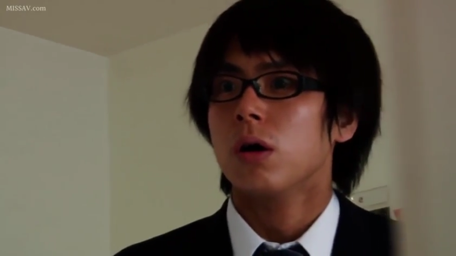 室内 · 眼镜 · 脸部特写 · 站立 · 注视 · 西装 · 惊讶 · 单人男性