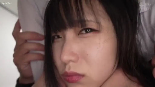 脸部 · 卧室 · 陶醉 · 仰卧 · 无码 · 亲昵 · 格纹内衣