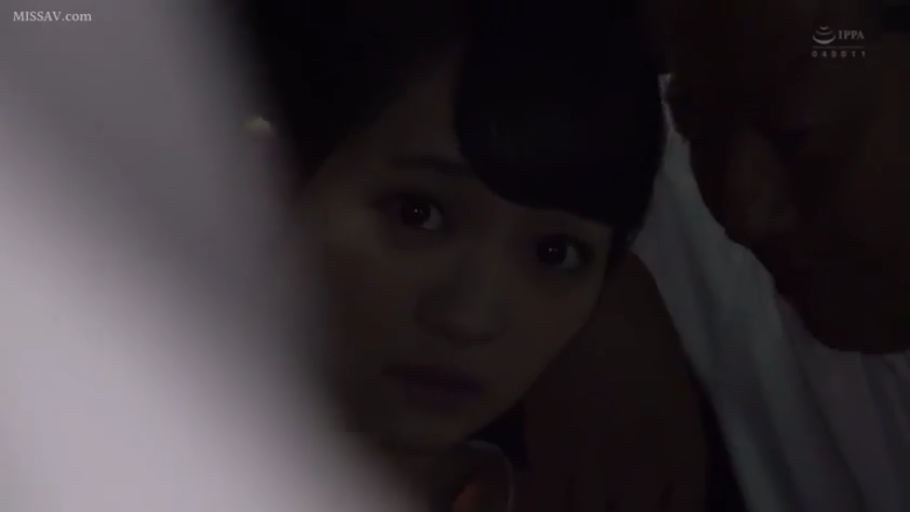 Indoor · Close-up of the face · Casual clothes