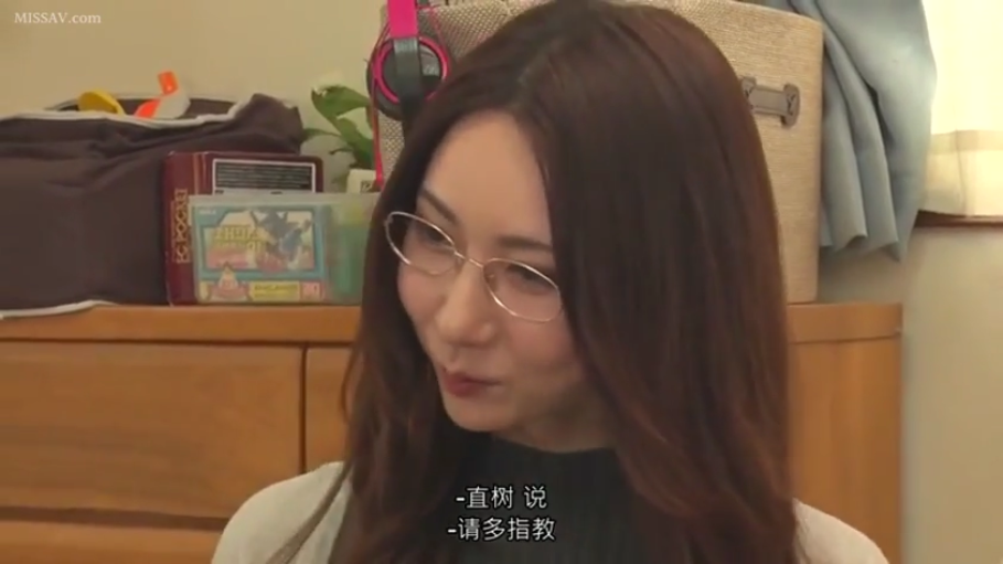 脸部特写 · 全裸 · 卧室 · 享受 · 仰卧 · 调情 · 亲吻脖子