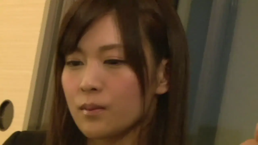 室内 · 脸部特写 · 职业装 · 凝视 · 长发 · 正面 · 冷淡