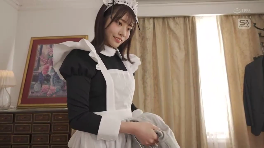 室内 · 角色扮演 · 站立 · 中景 · 自然 · 衣物 · 女仆装 · 整理