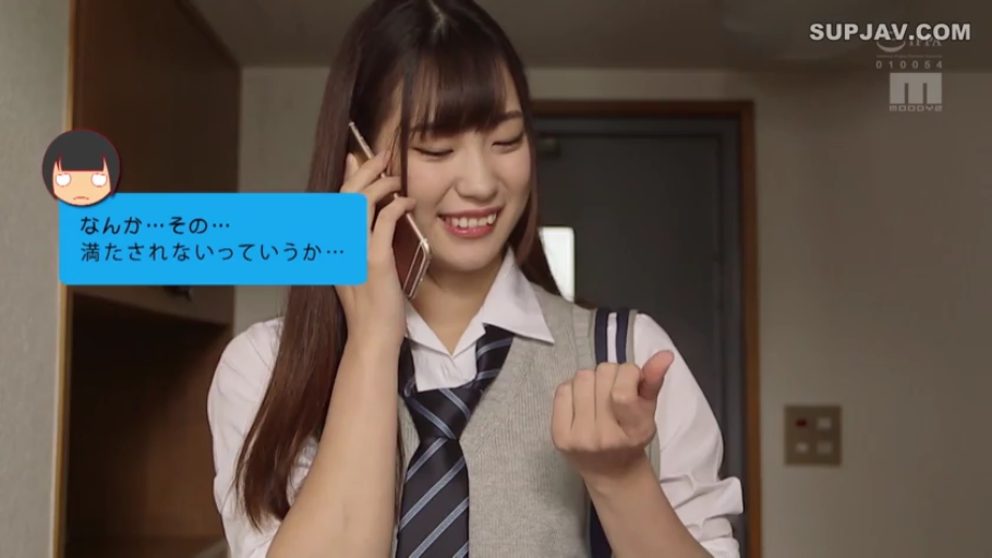 室内 · 站立 · 微笑 · 半身 · 手机 · JK制服 · 长发 · 打电话