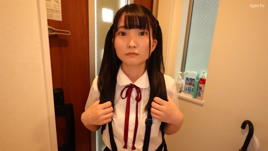 室内 · 性行为 · 陶醉 · 腿部 · 躺姿 · 局部模糊 · JK校服 · 塑料布
