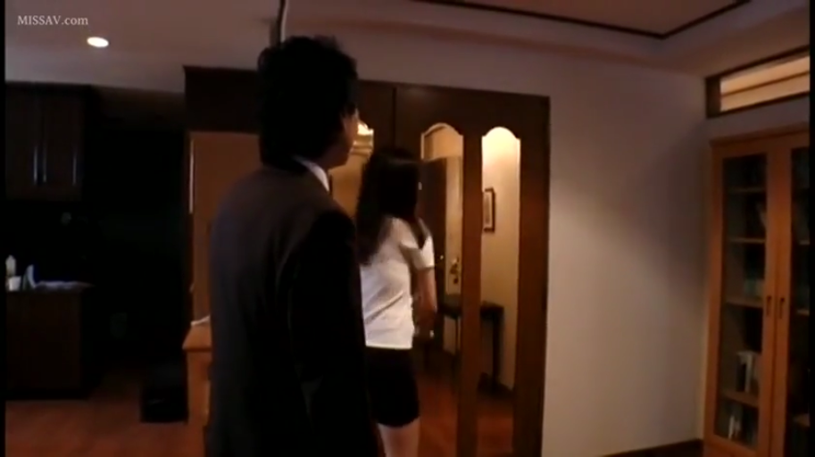 室内 · 站立 · 西装 · 书架 · 背影 · 走路