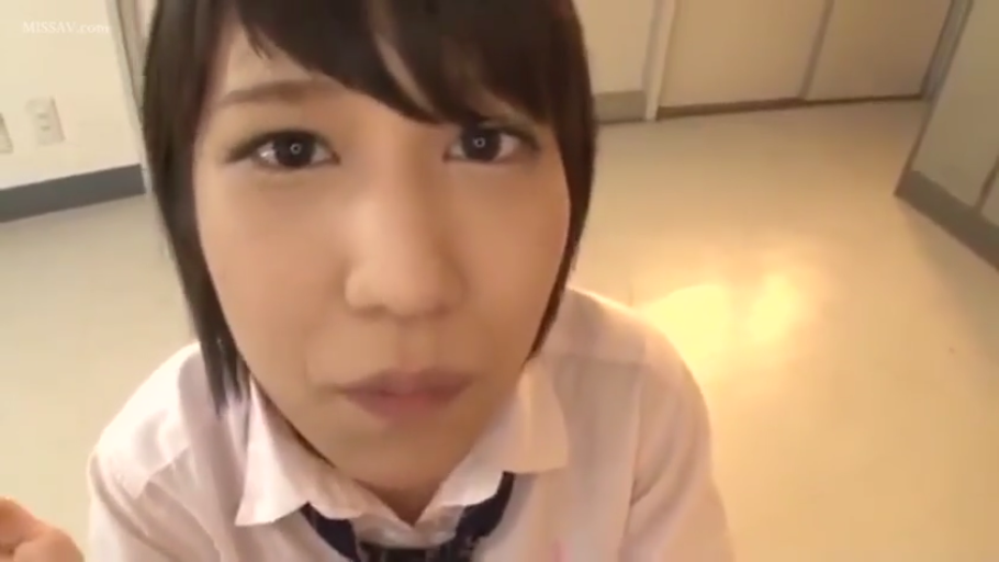 室內 · 臉部特寫 · 平靜 · 凝视 · POV · 学生装 · 凑近