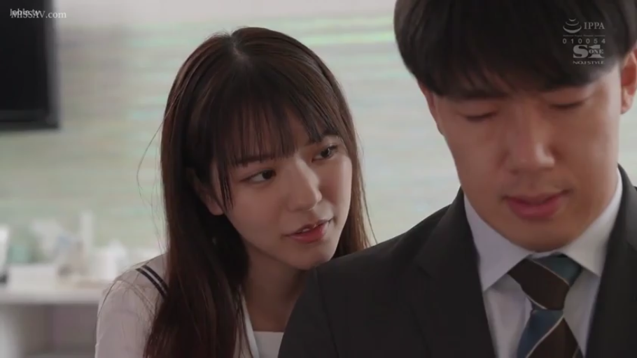 脸部特写 · 办公室 · 站姿 · 西装