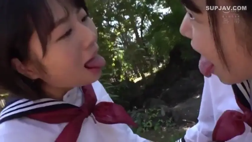 脸部特写 · 诱惑 · 户外 · 水手服 · 面对面 · 女同 · 吐舌头