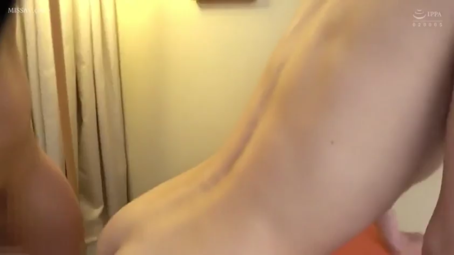 室内 · 性交 · 全裸 · 床 · 高清 · 背部 · 后入姿势