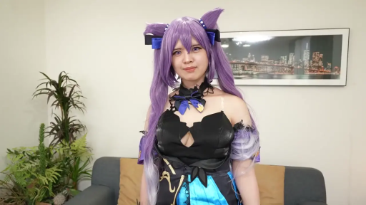 室内 · 站立 · 微笑 · 半身 · 注视镜头 · 原神 · 刻晴Cosplay