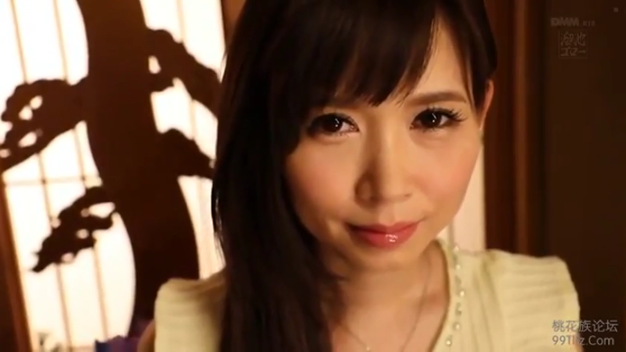 室内 · 顔部のクローズアップ · 无袖上衣