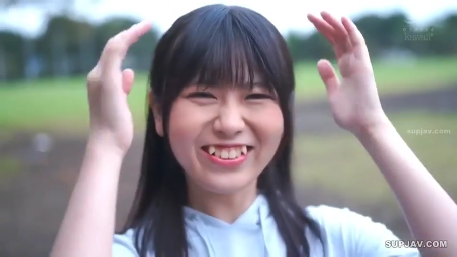 胸部 · 全裸 · 浴室 · 站立 · 平静 · 侧影 · 镜子 · 照镜子