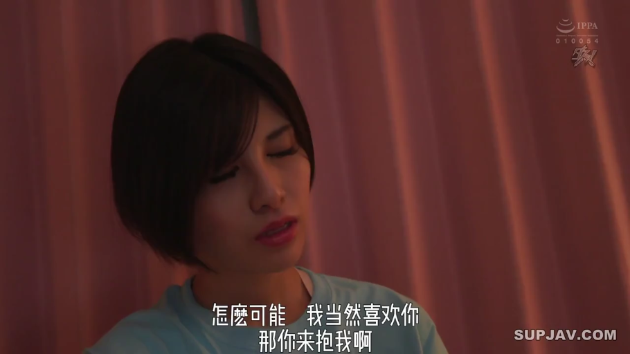 室内 · 坐姿 · 交谈 · 面部特写 · 剧情 · 窗帘 · 蓝色T恤 · 哀求