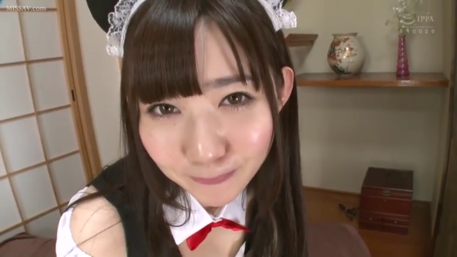 全裸 · BDSM · 手铐 · 头部特写 · 密室 · 迷茫 · 双手悬挂 · 被滴水