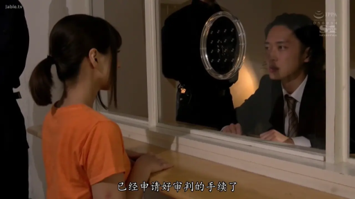 Indoor · Melancholy · 面部特写 · Gaze · 侧头 · Orange top · 单人头像