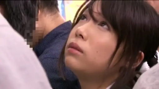 站立 · 面部特写 · 仰视 · 便装 · 电车 · 哀求 · 痴汉视角