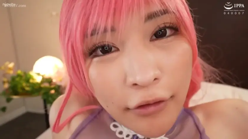 室内 · 俯身 · 脸部特写 · 迷离 · 注视 · 粉色长发 · 紫色薄纱上衣