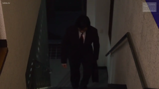 全身 · 楼梯间 · スーツ