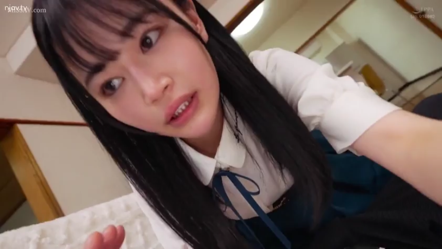 室内 · 俯身 · 第一人称视角 · 面部特写 · 学生制服 · 凝视 · 震惊