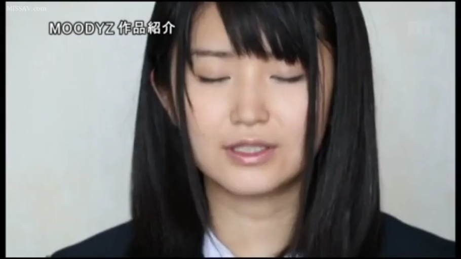 室内 · 脸部特写 · 制服 · 正面