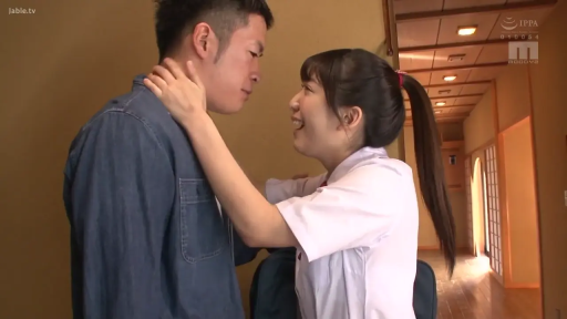 站立 · 中景 · 剧情 · 制服 · 走廊 · 笑容 · 调情 · 书包