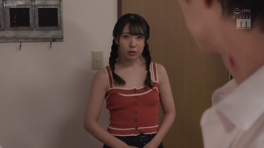 中景 · 客厅 · 凌辱 · 跪趴 · BDSM · 痛苦 · 地毯 · 撕破的内裤