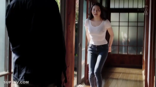 站姿 · 走廊 · 否 · 行走 · 休闲服 · 疑惑