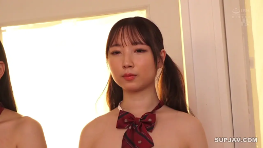 室内 · 脸部特写 · 站立 · 注视镜头 · 双马尾 · 红色领结 · 冷淡