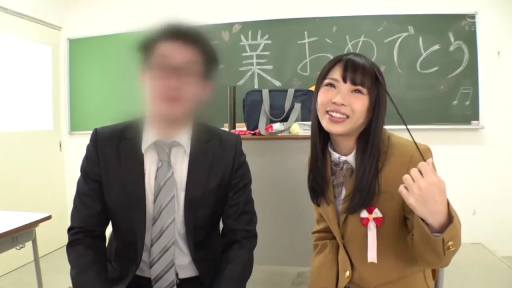 教室 · 角色扮演 · 中景 · 微笑 · 并排坐 · 制服 · 谈话 · 教鞭