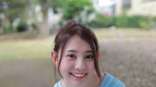 坐姿 · 医院 · 病号服 · 专注 · 角色扮演 · 否 · 体检 · 压舌板
