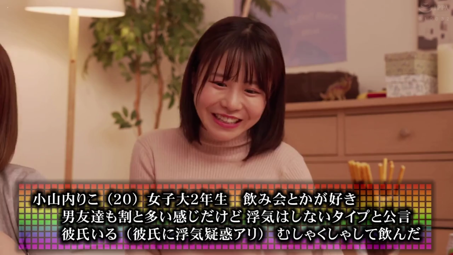 胸部 · 全裸 · 性行为 · 酒店房间 · 注视镜头 · 无码 · 跪趴姿势