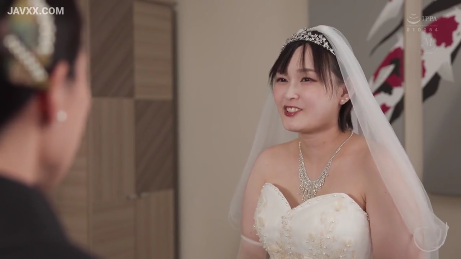 室内 · 胸部 · 揉乳 · 全裸 · 侧卧 · 动情 · 皮肤接触