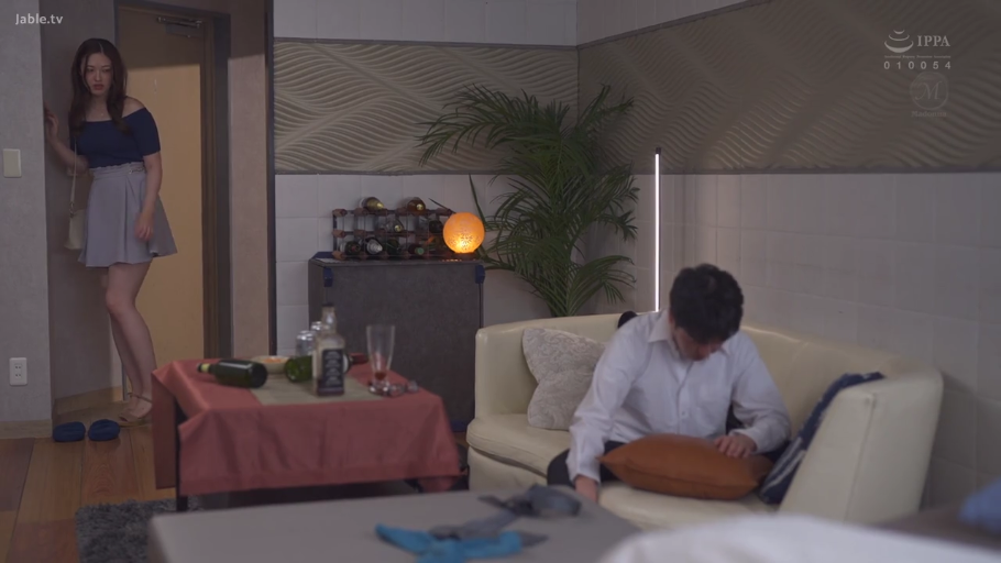 Living room · Stand · 全景 · 一字领上衣