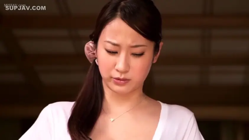 专注 · 全裸 · 双人 · 沙发 · 客厅 · 跨坐 · 身体特写 · 抚弄乳头