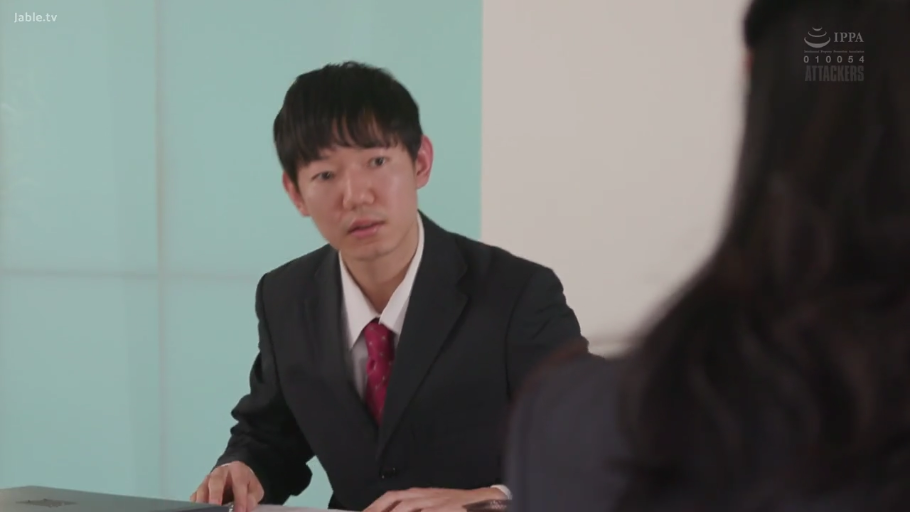 Sitting Posture · 办公室 · 红色领带 · Plot · 文件夹 · 近景 · 惊讶 · 翻阅文件