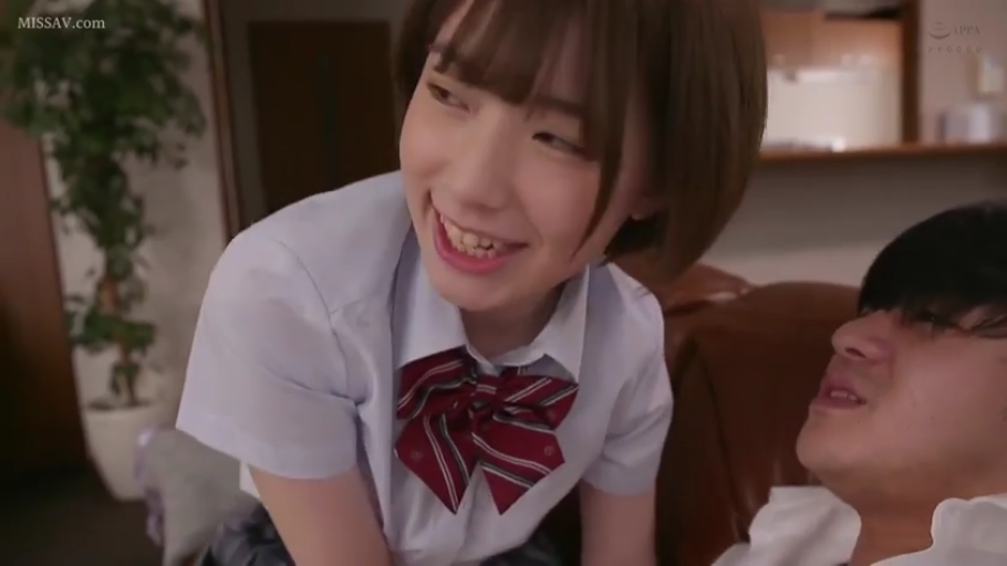 俯身 · 领结 · 中景 · 微笑 · 互动 · 室内客厅 · 两人