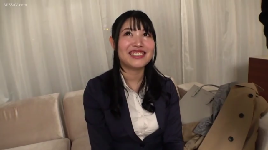 室内 · 严肃 · 面部特写 · 凝视 · 男性 · 正面 · 假胡子 · 圣诞老人服装