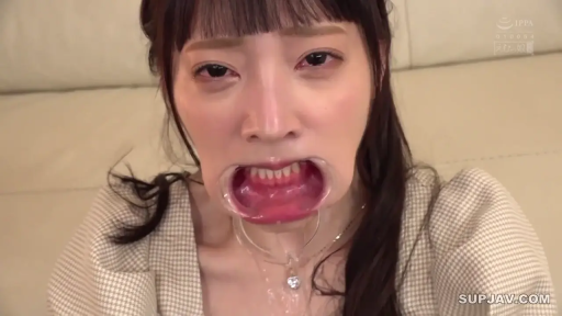 室内 · 顔のクローズアップ · 不明 · 细线 · 迷离表情 · 头部后仰 · 扩嘴流涎 · 凌乱受虐