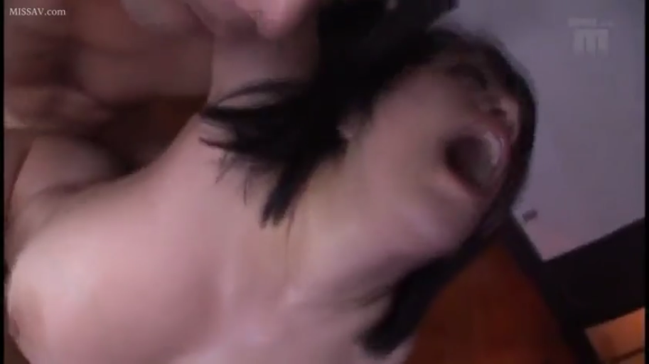 室内 · 张嘴大叫 · 后入式 · 裸体 · 乳房局部 · 身上有汗珠