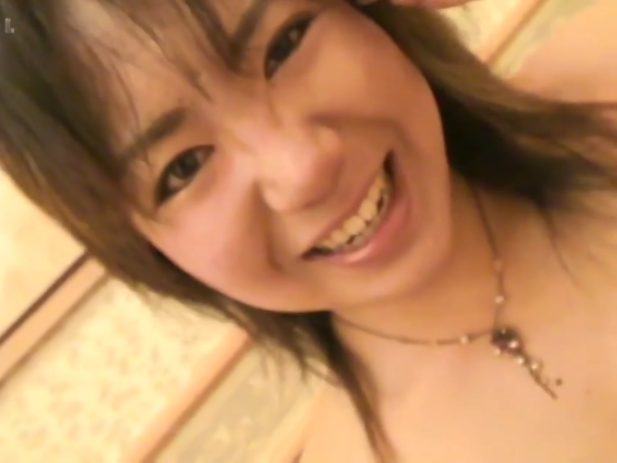 室內 · 臉部特寫 · 裸體 · 正面