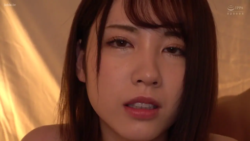 室内 · 脸部特写 · 全裸 · 迷离 · 注视 · 正面 · 日本AV